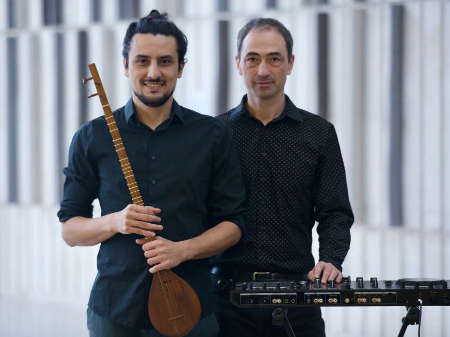 Image of the performers in Jamshid Jam.